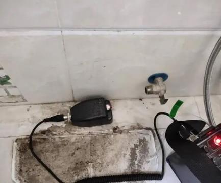 方正屋顶漏水维修公司分享下卫生间漏水的危害及解决方法